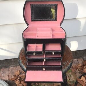 Black and Pink Jewelry Organizer